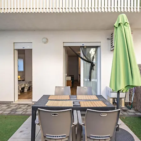 Condominio Silente H * 비비오네
